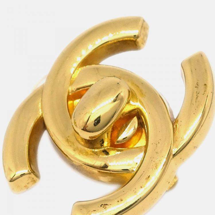 Pre Owned Chanel CC Turnlock Earrings Clip-On Gold