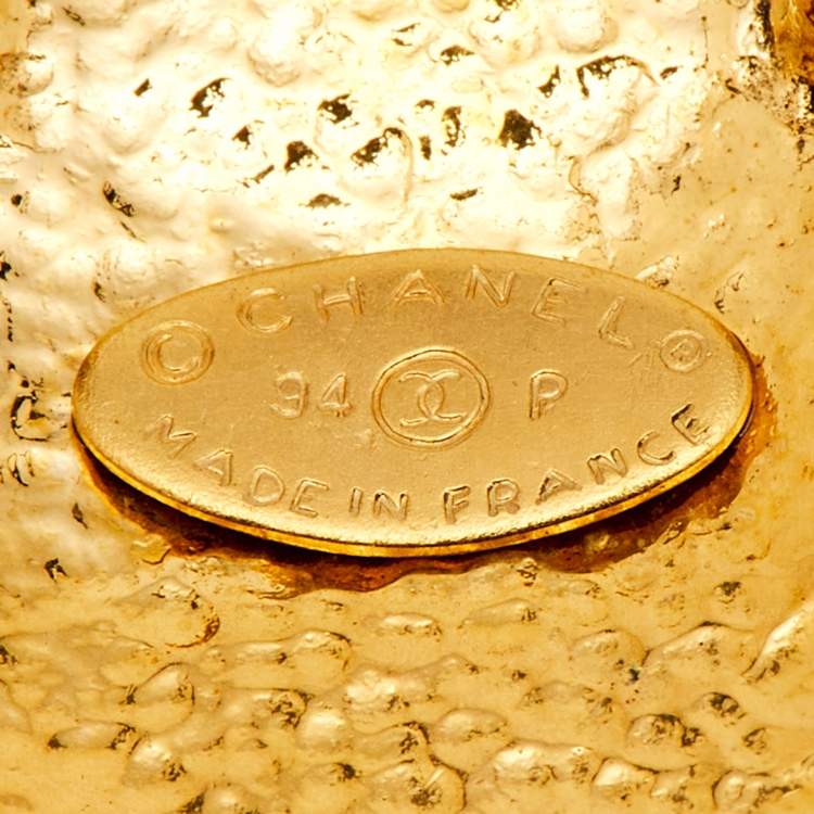 مملوكة مسبقًا Chanel CC Gold Tone Brooch