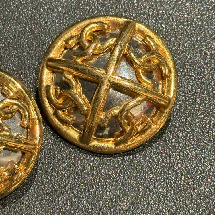 Pre Owned Chanel 93P Round Mirror CC Clip on Earrings