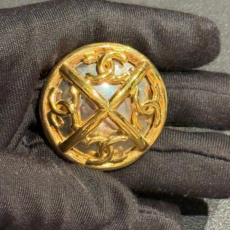 Pre Owned Chanel 93P Round Mirror CC Clip on Earrings