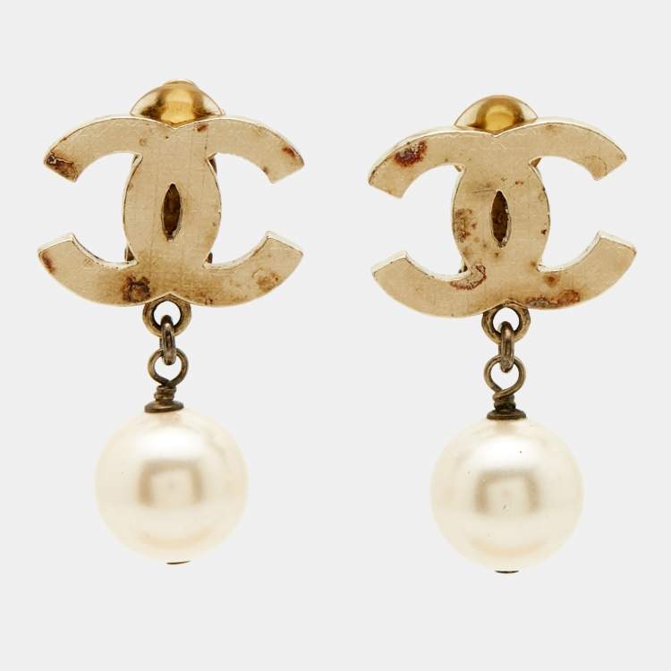Pre Owned Chanel CC Faux Pearl Gold Tone Earrings