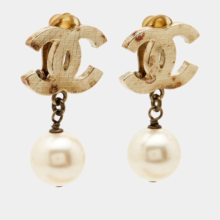 Pre Owned Chanel CC Faux Pearl Gold Tone Earrings