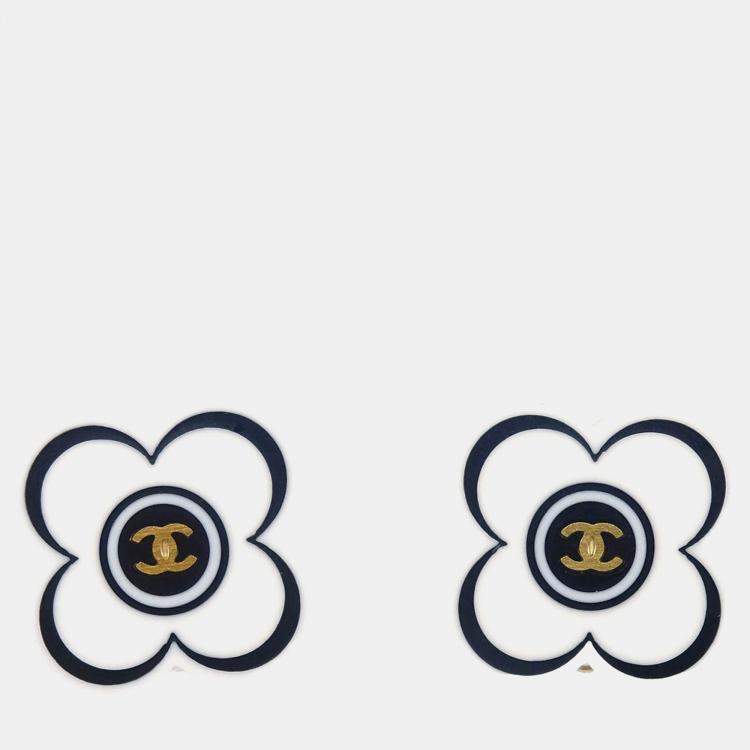 Pre Owned Chanel White/Gold/Black Gold Plated, Acrylic Flower Clip-On Earrings