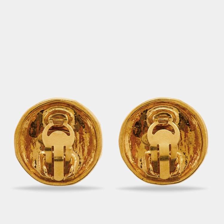 Pre Owned Chanel CC Gold Tone Round Clip-on Stud Earrings