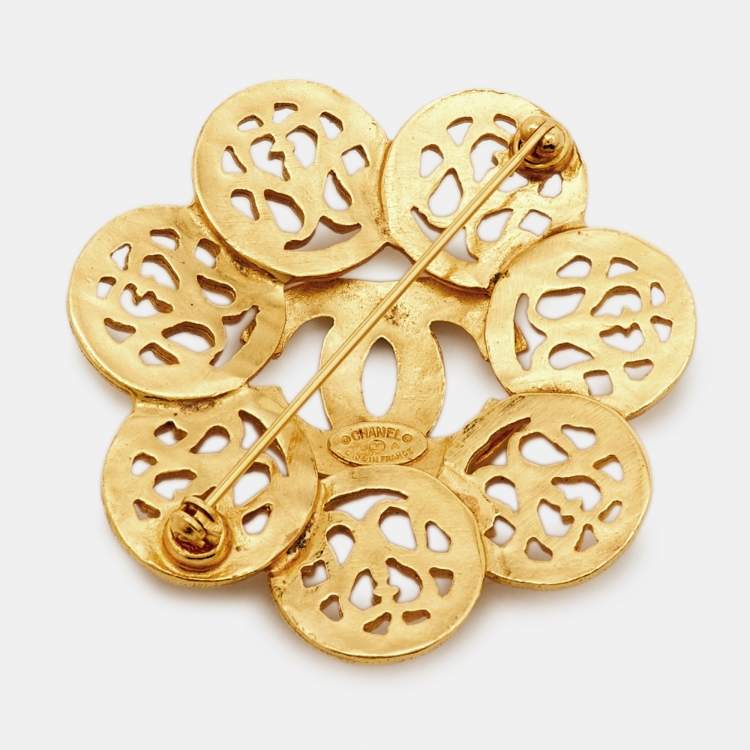 Pre Owned Chanel CC Round Openwork Gold Tone Pin Brooch 