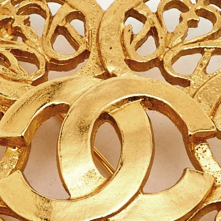 Pre Owned Chanel CC Round Openwork Gold Tone Pin Brooch 