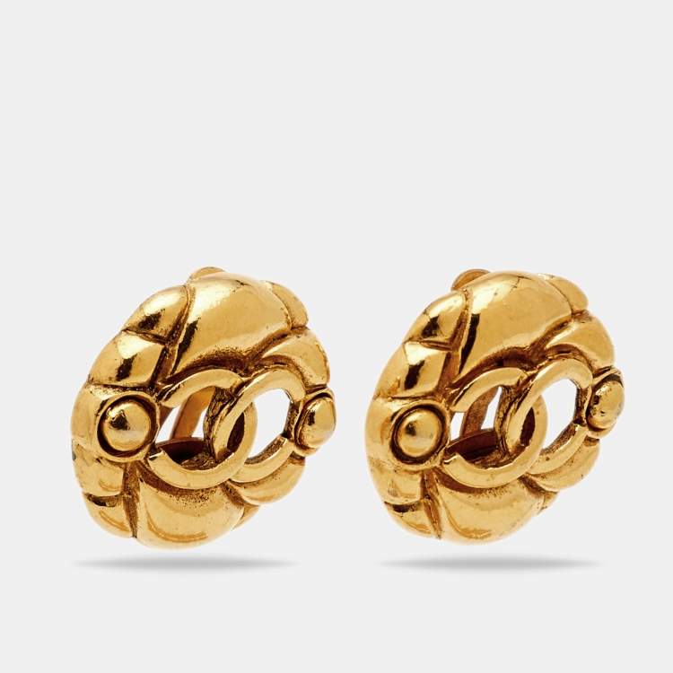 Pre Owned Chanel CC Round Gold Tone Clip-on Stud Earrings