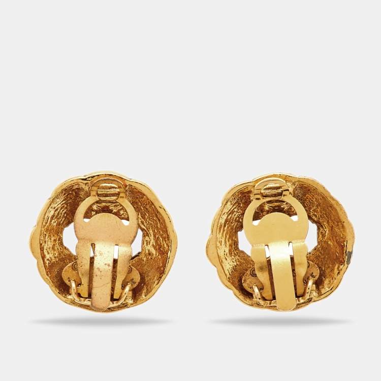 Pre Owned Chanel CC Round Gold Tone Clip-on Stud Earrings