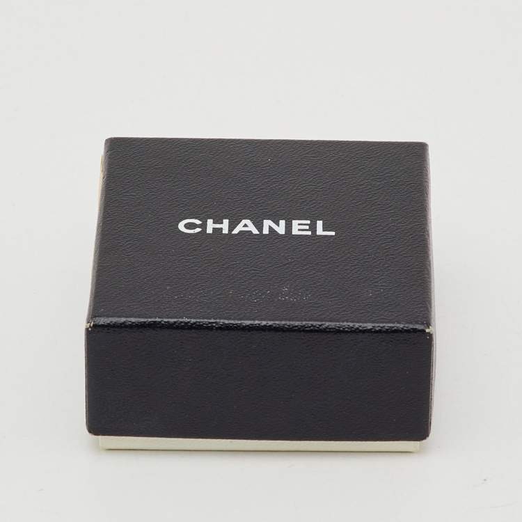 Pre Owned Chanel CC Round Gold Tone Clip-on Stud Earrings