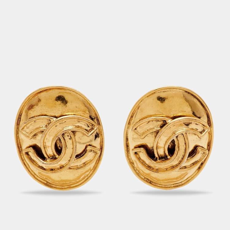 Pre Owned Chanel CC Oval Gold Tone Clip-on Stud Earrings 