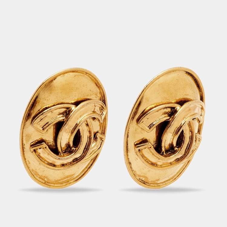Pre Owned Chanel CC Oval Gold Tone Clip-on Stud Earrings 