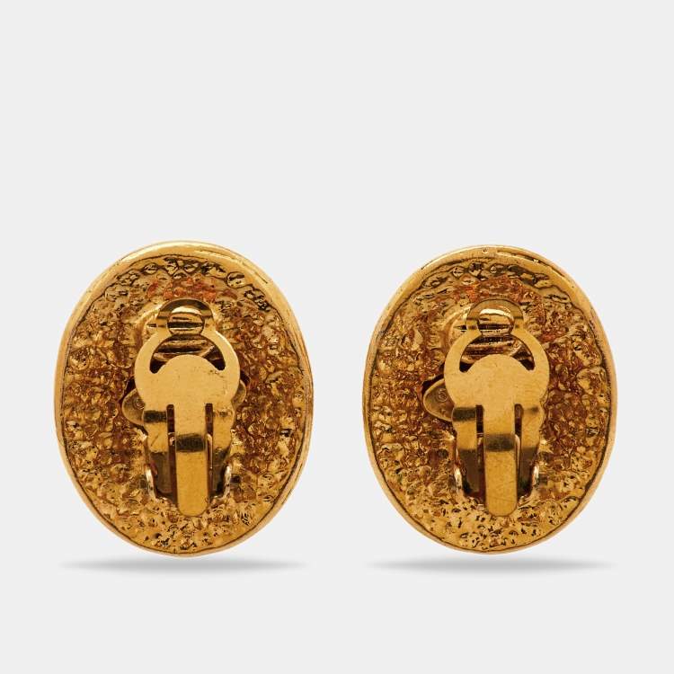 Pre Owned Chanel CC Oval Gold Tone Clip-on Stud Earrings 
