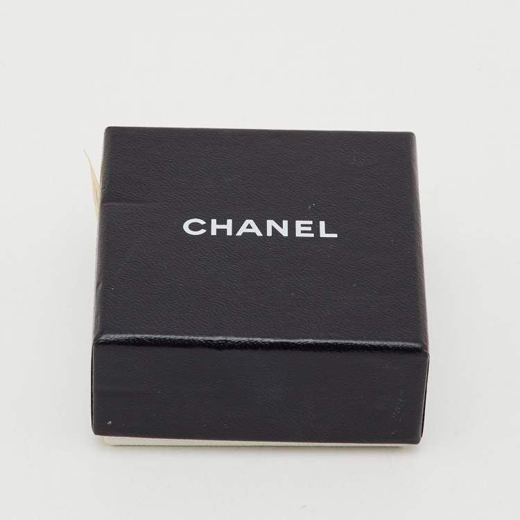 Pre Owned Chanel CC Oval Gold Tone Clip-on Stud Earrings 