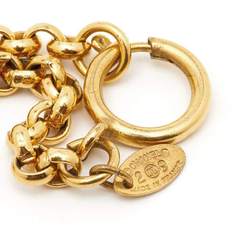 Pre Owned Chanel CC Quilted Gold Tone Round Pendant Necklace