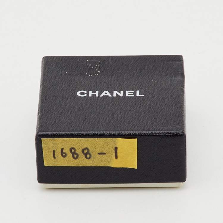 Pre Owned Chanel CC Gold Tone Round Clip-on Stud Earrings