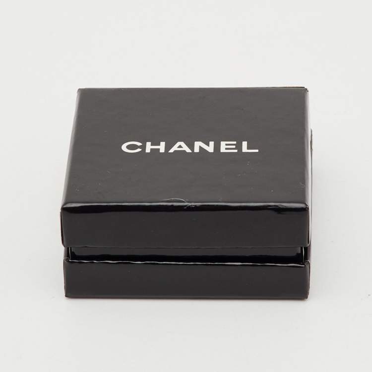 Pre Owned Chanel CC Gold Tone Round Clip-on Stud Earrings