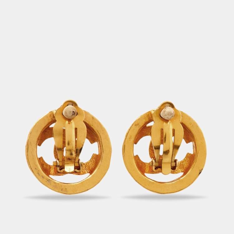 Pre Owned Chanel CC Gold Tone Round Clip-on Stud Earrings
