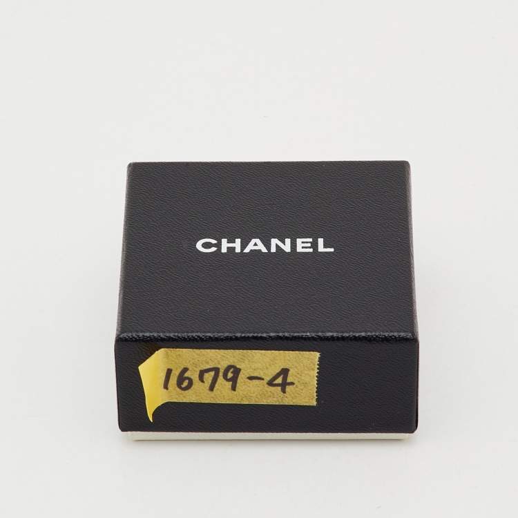 Pre Owned Chanel CC Gold Tone Textured Round Clip-on Stud Earrings
