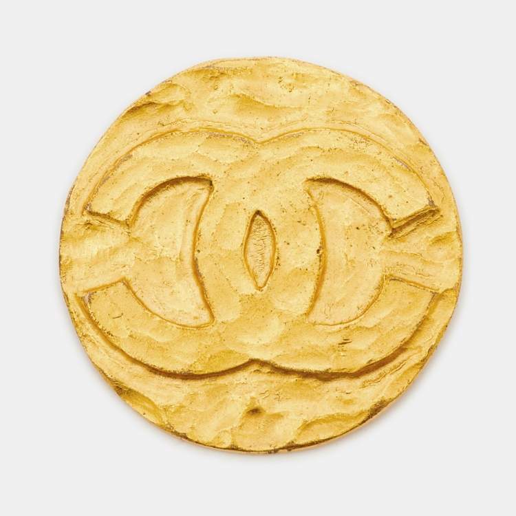 Pre Owned Chanel CC Hammered Gold Tone Round Pin Brooch 