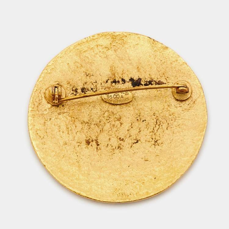 Pre Owned Chanel CC Hammered Gold Tone Round Pin Brooch 