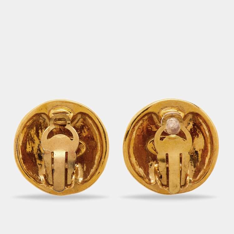 Pre Owned Chanel CC Round Gold Tone Clip-on Stud Earrings