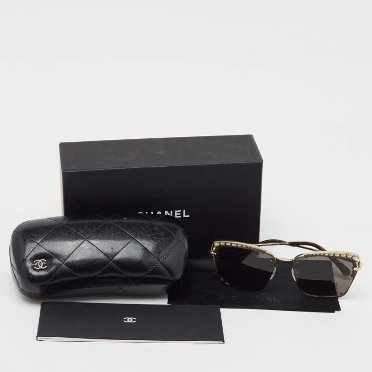 Pre Owned Chanel Gold Tone/Grey 4235-H Pearl Square Sunglasses