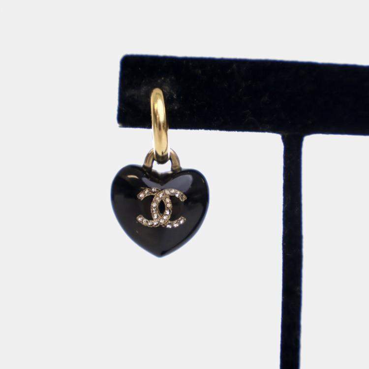 مملوكة مسبقًا Chanel CC Heart Crystal Drop Earrings 
