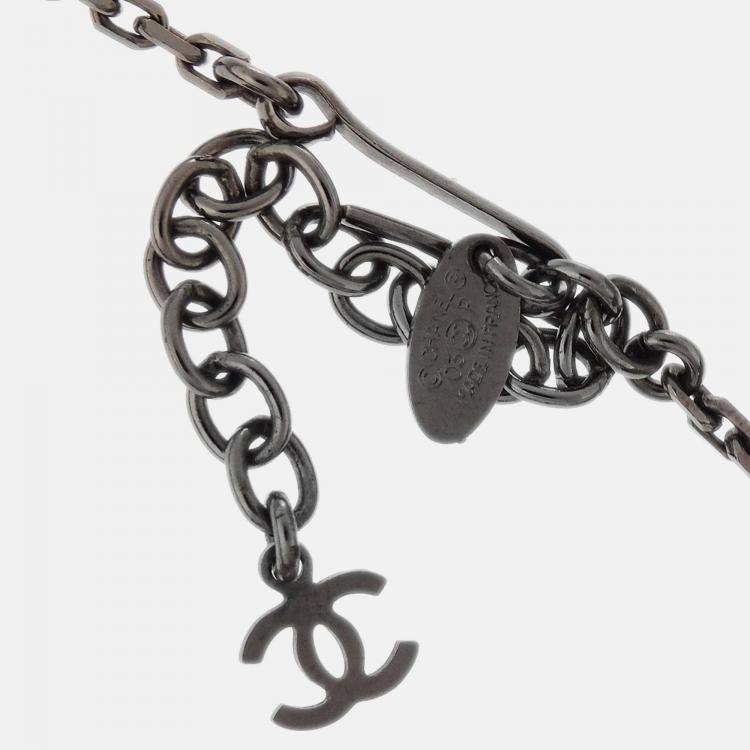 Pre Owned Chanel Medallion Silver Plated Metal Pendant Necklace 