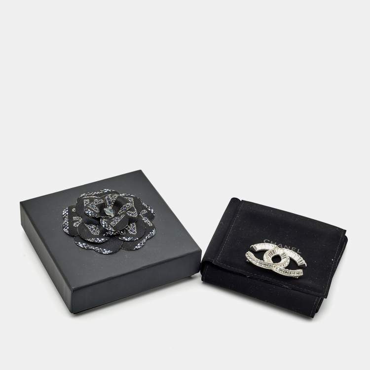 Pre Owned Chanel CC Crystals Silver Tone Brooch