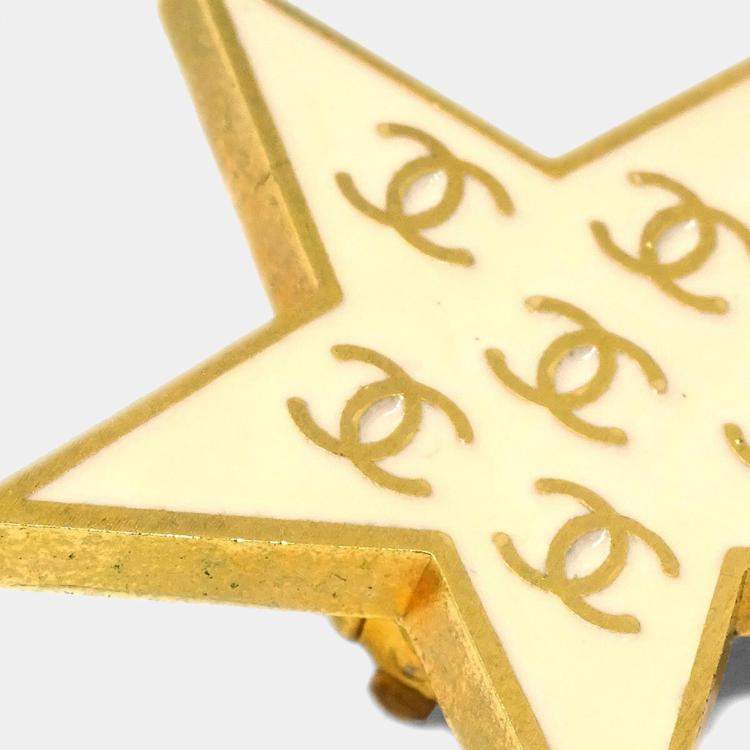 Pre Owned Chanel Star Earrings Clip-On White