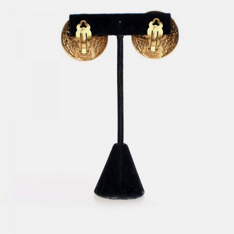 Pre Owned Chanel Vintage Gold Medallion Clip On Earrings