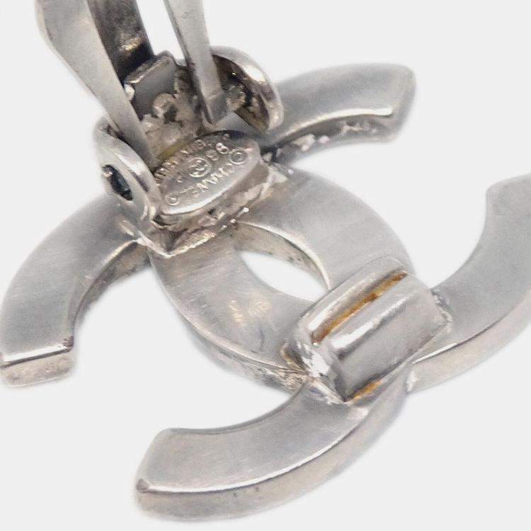 Pre Owned Chanel CC Earrings Clip-On Silver 98P