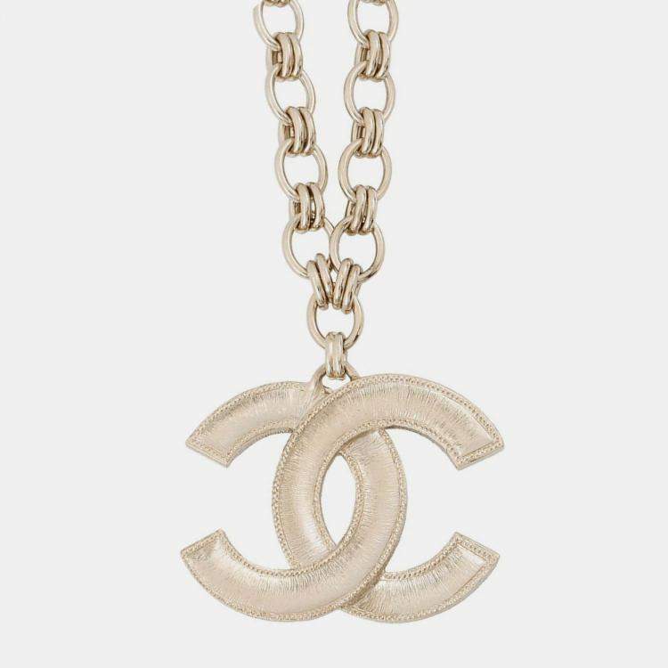 Pre Owned Chanel Cc Logo Metal Rhinestone Multicolor Necklace 