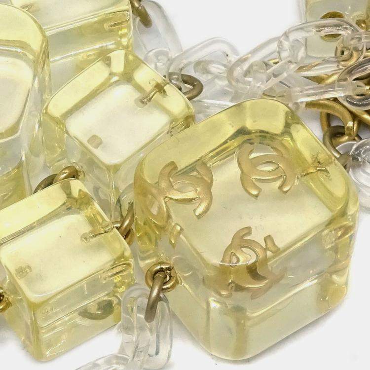 مملوكة مسبقًا Chanel CC Pendant Necklace Yellow