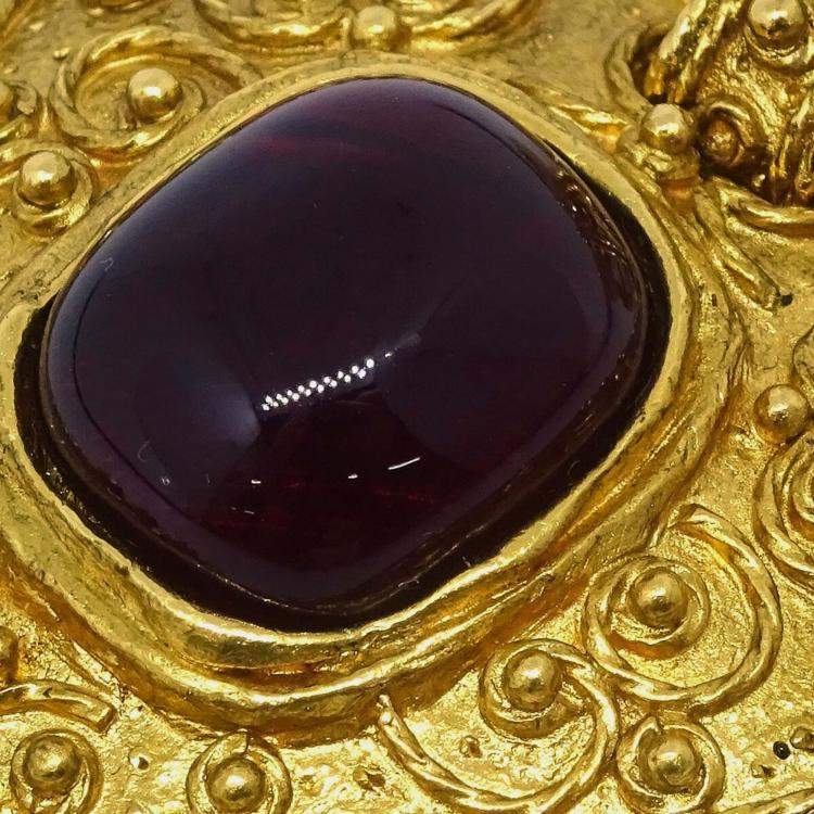 Pre Owned Chanel Gripoix Brooch Pin Gold Red