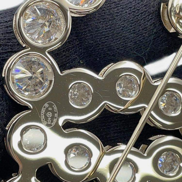 مملوكة مسبقًا Chanel CC Logo Rhinestone Gold Plated Brooch 