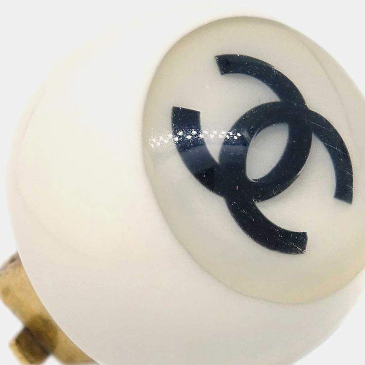 Pre Owned Chanel Button Earrings Clip-On White