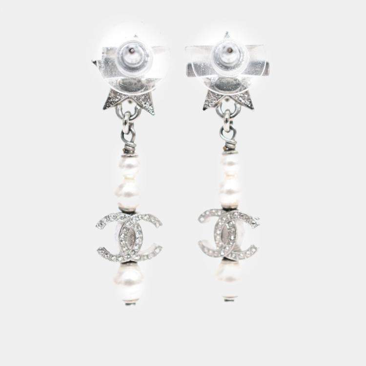 Pre Owned Chanel 2020 Silver Tone Pearl Star CC Drop Earrings