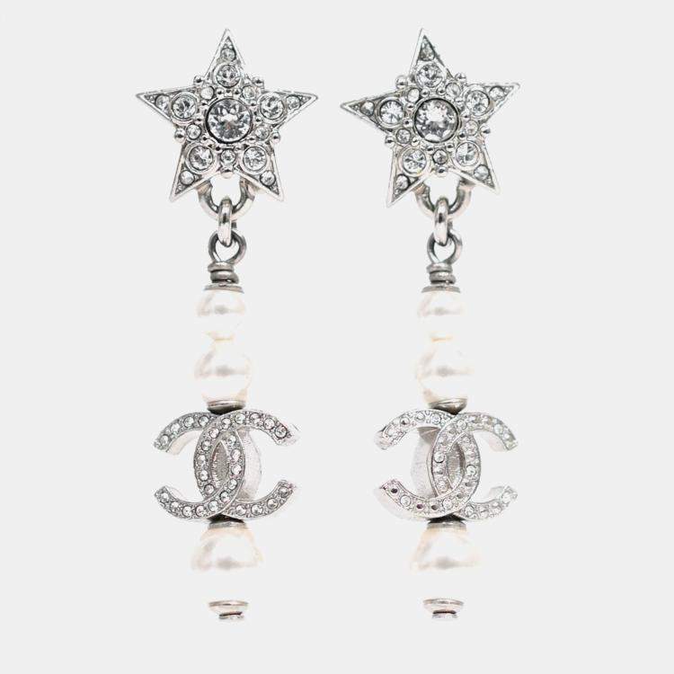 Pre Owned Chanel 2020 Silver Tone Pearl Star CC Drop Earrings