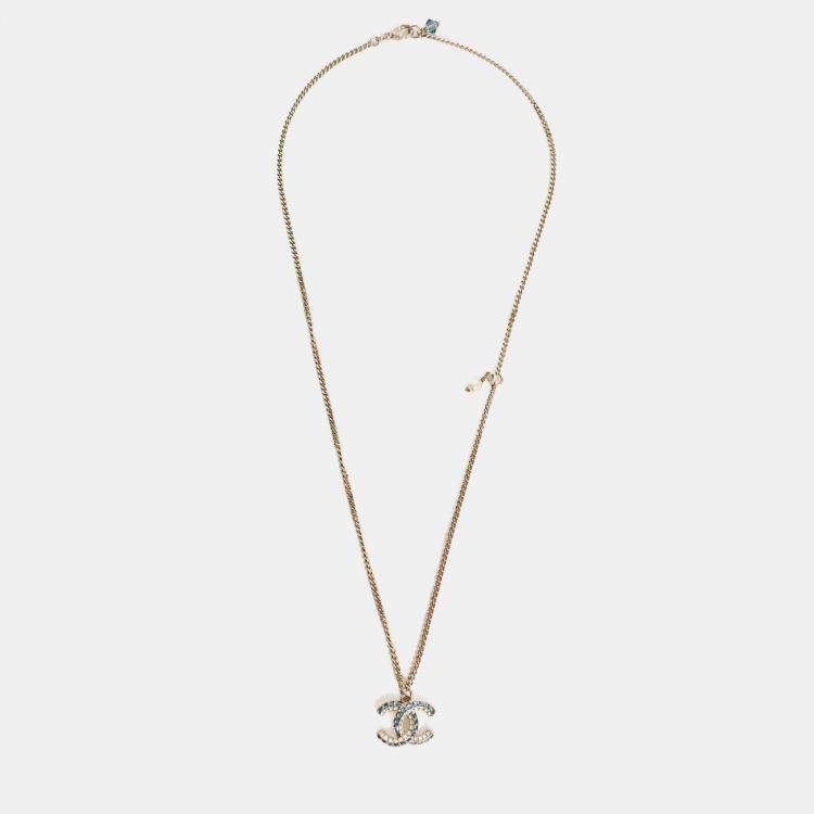 مملوكة مسبقًا Chanel 2019 Silver Toned Blue Crystal CC Long Necklace
