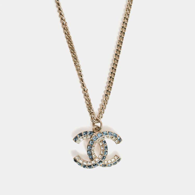 مملوكة مسبقًا Chanel 2019 Silver Toned Blue Crystal CC Long Necklace