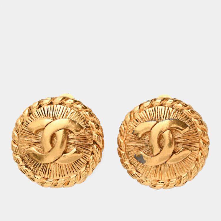 Pre Owned Chanel Vintage Gold Tone CC Ear Clips