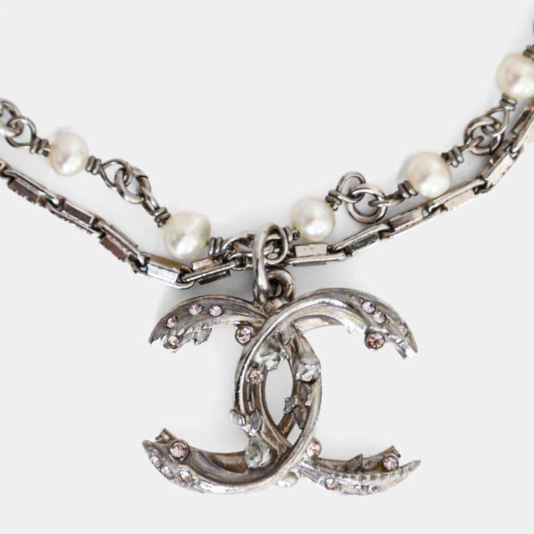 Pre Owned Chanel 2013 Silver Toned Faux Pearl Stationed CC Bracelet