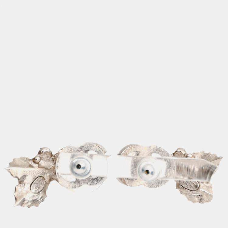 Pre Owned Chanel 2005 Silver Tone Metal Foliage Earrings