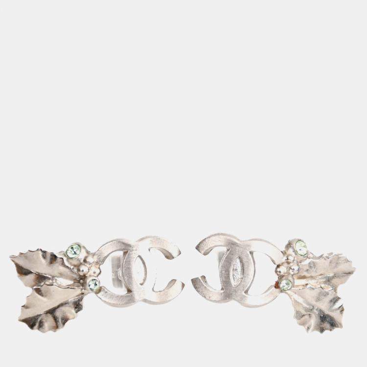 Pre Owned Chanel 2005 Silver Tone Metal Foliage Earrings