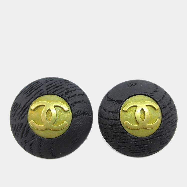 مملوكة مسبقًا Chanel Button Earrings Clip-On Gold Black