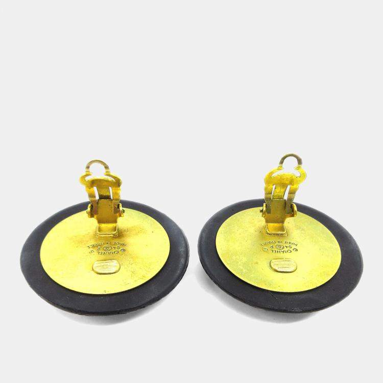 مملوكة مسبقًا Chanel Button Earrings Clip-On Gold Black