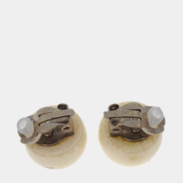 Pre Owned Chanel Button Earrings Clip-On White