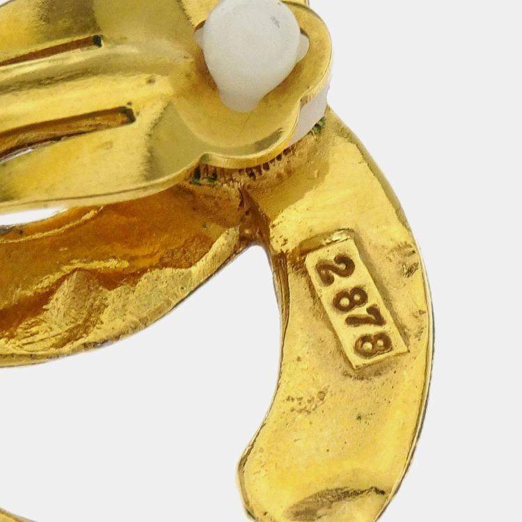 مملوكة مسبقًا Chanel Gold CC Earrings Clip-On