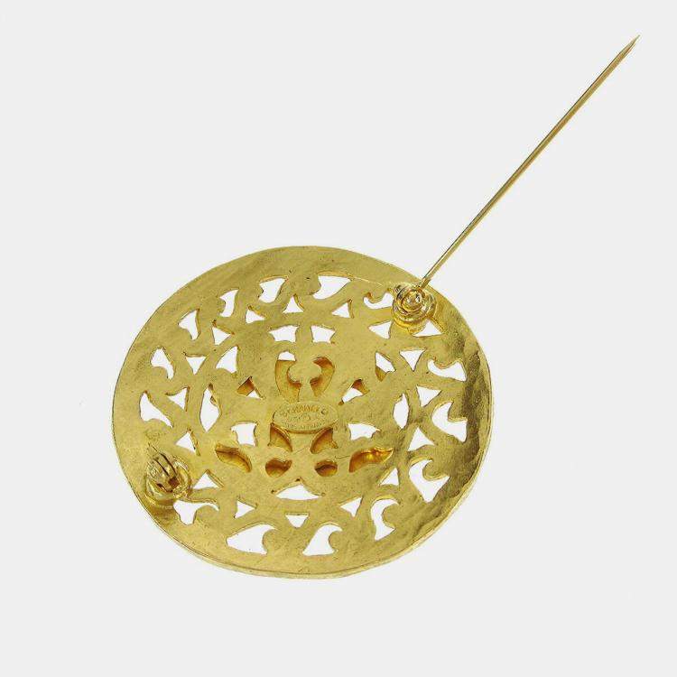 Pre Owned Chanel Medallion Brooch Pin Gold